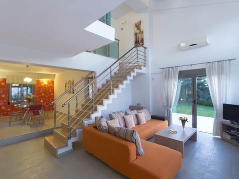 Villa Irini - 3-Schlafzimmer-Villa mit privatem Pool