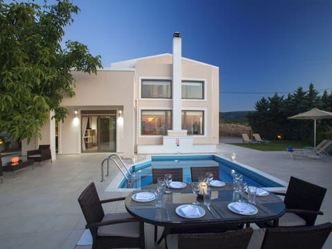 Villa Irini - 3-Schlafzimmer-Villa mit privatem Pool