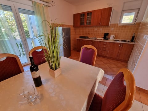 Wohnung in Crikvenica mit privatem Parkplatz