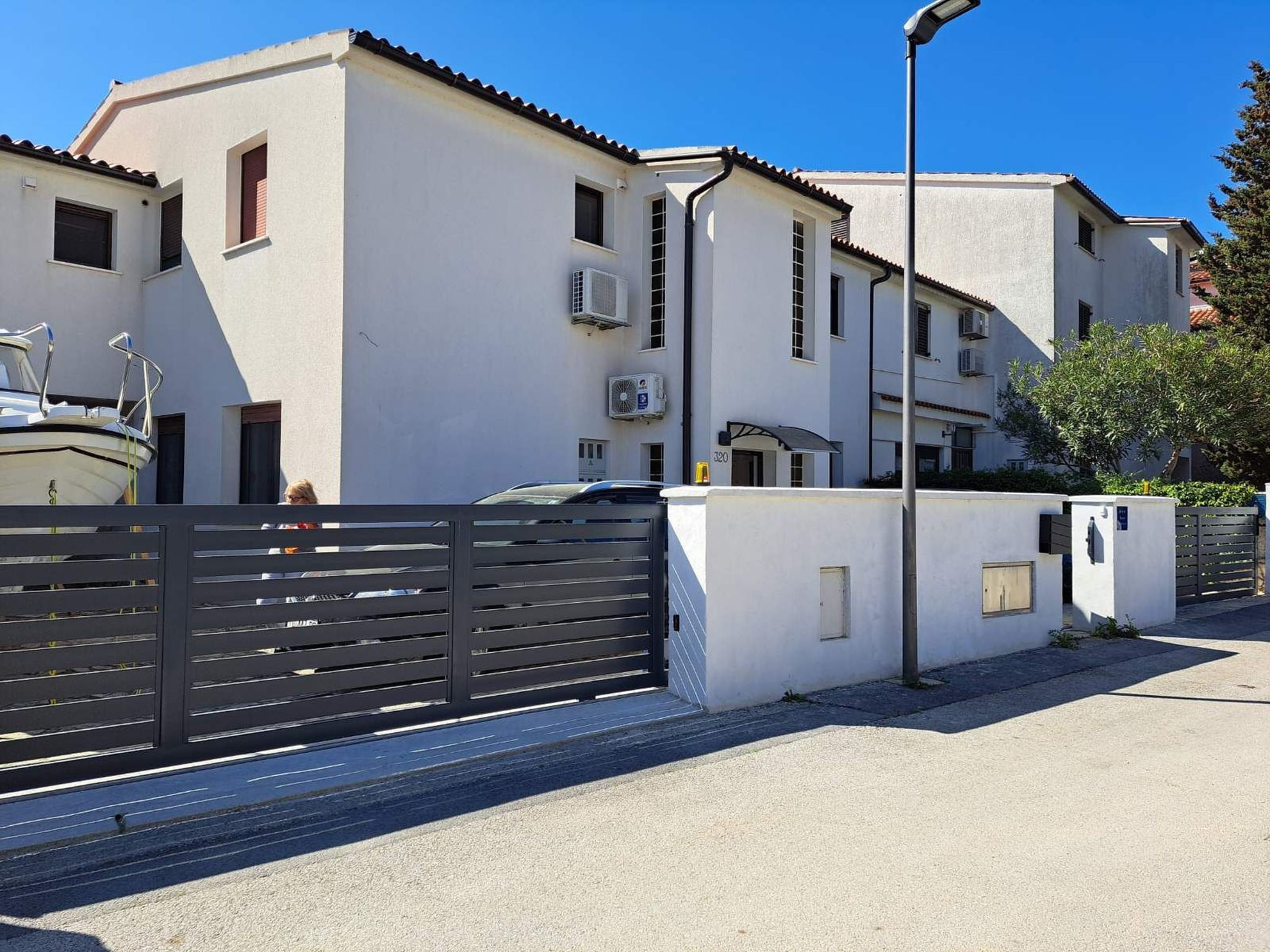 Wohnung in Pomer mit Kleinem Garten