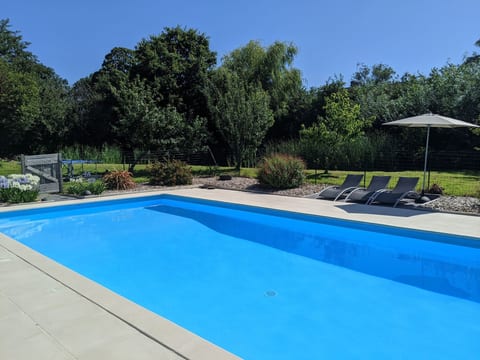 Helles, offenes Ferienhaus, Gemeinschaftspool Hunde