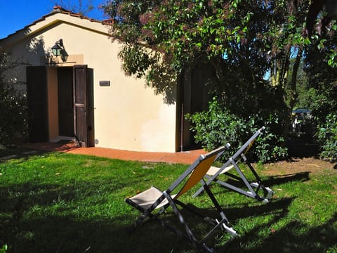 Wohnung 'Molinello pini' mit Schwimmbad