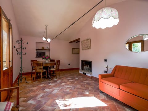 Wohnung 'Molinello pini' mit Schwimmbad