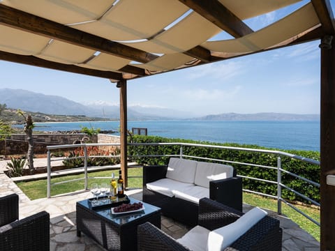 Villa am Strand mit privatem Swimmingpool und Me