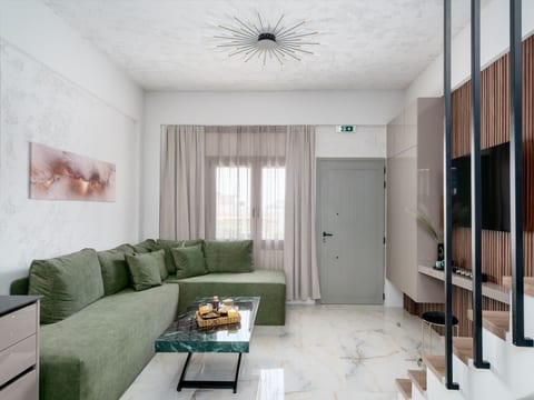 Neue Charavgi Suite mit Jacuzzi, 40m vom Strand
