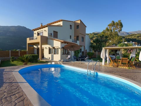 Villa, Privater Pool Gehweite zu Annehmlichkeiten
