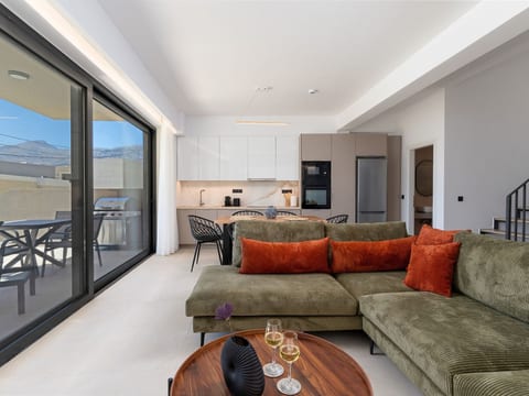 Neue Villa Anemoni mit privatem Pool, 100m zum S