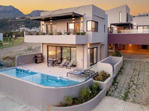 Neue Villa Anemoni mit privatem Pool, 100m zum S