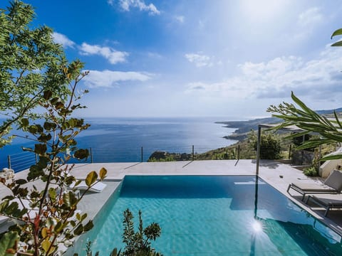 Villa Spiros ist eine renovierte Vermietung voll