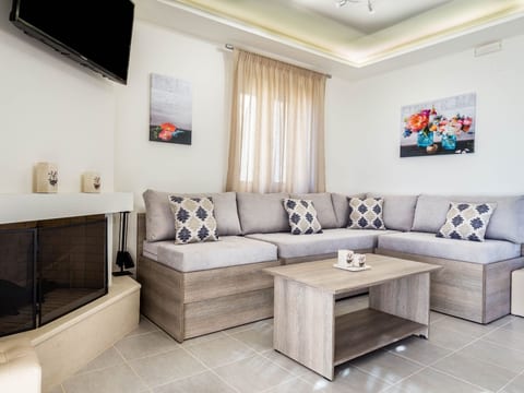 Elegante Villa an der Küste mit privatem Pool