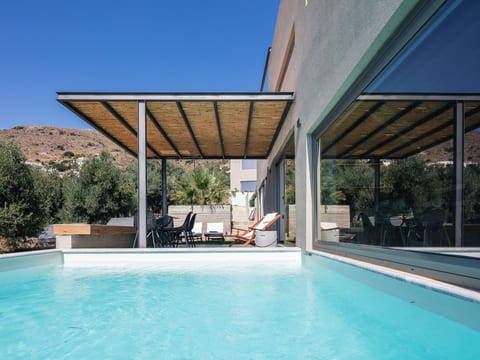 Neu gebaute Villa mit privatem Pool und Grillplatz