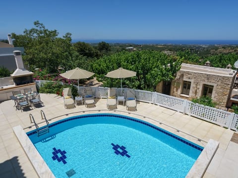 Familienvilla Antonios mit privatem Pool in der