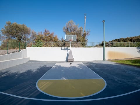 Neue Familienvillen mit 2 privaten Pools, Spielz
