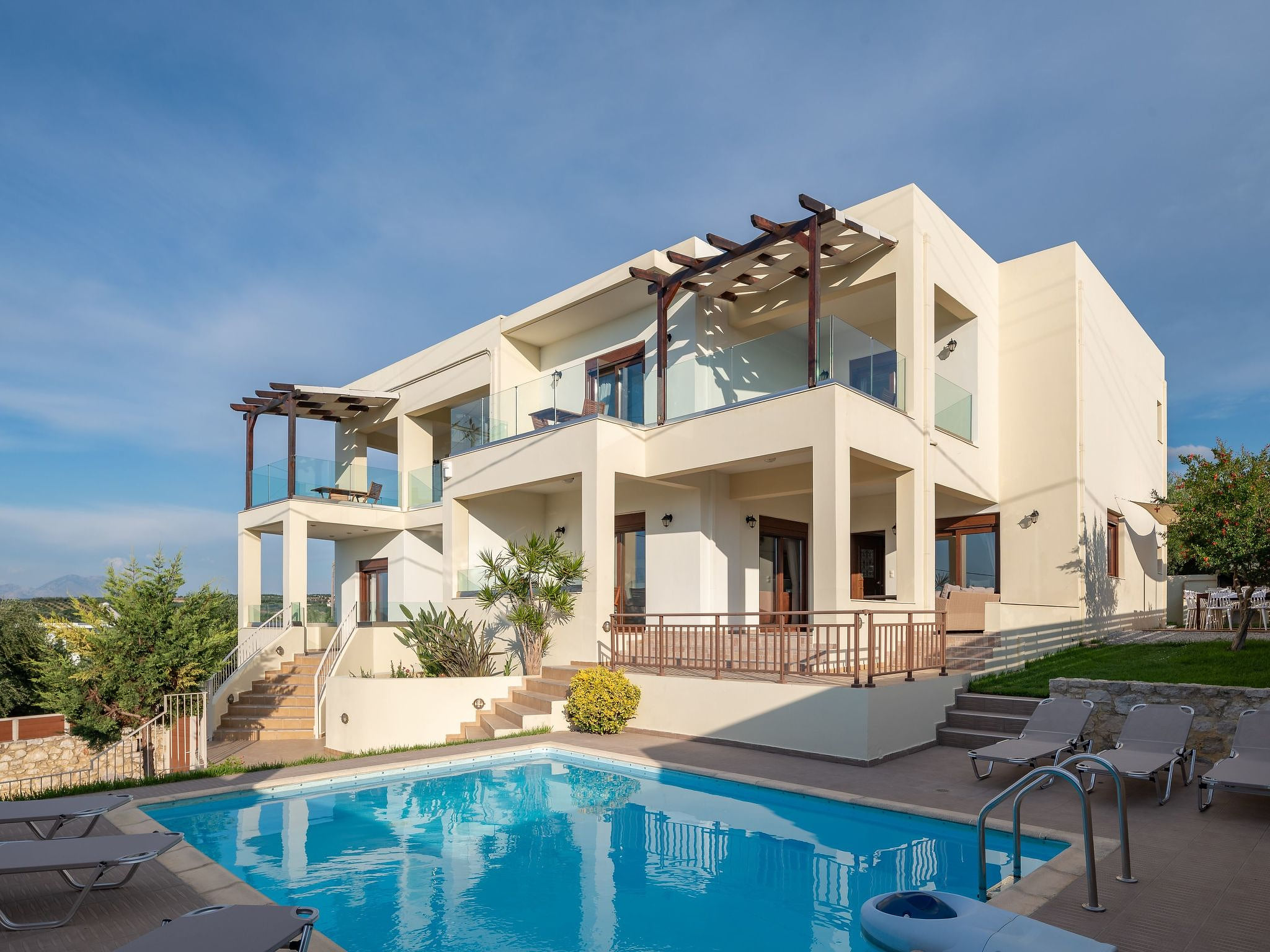 Ferienvilla "Rousa" mit Bergblick