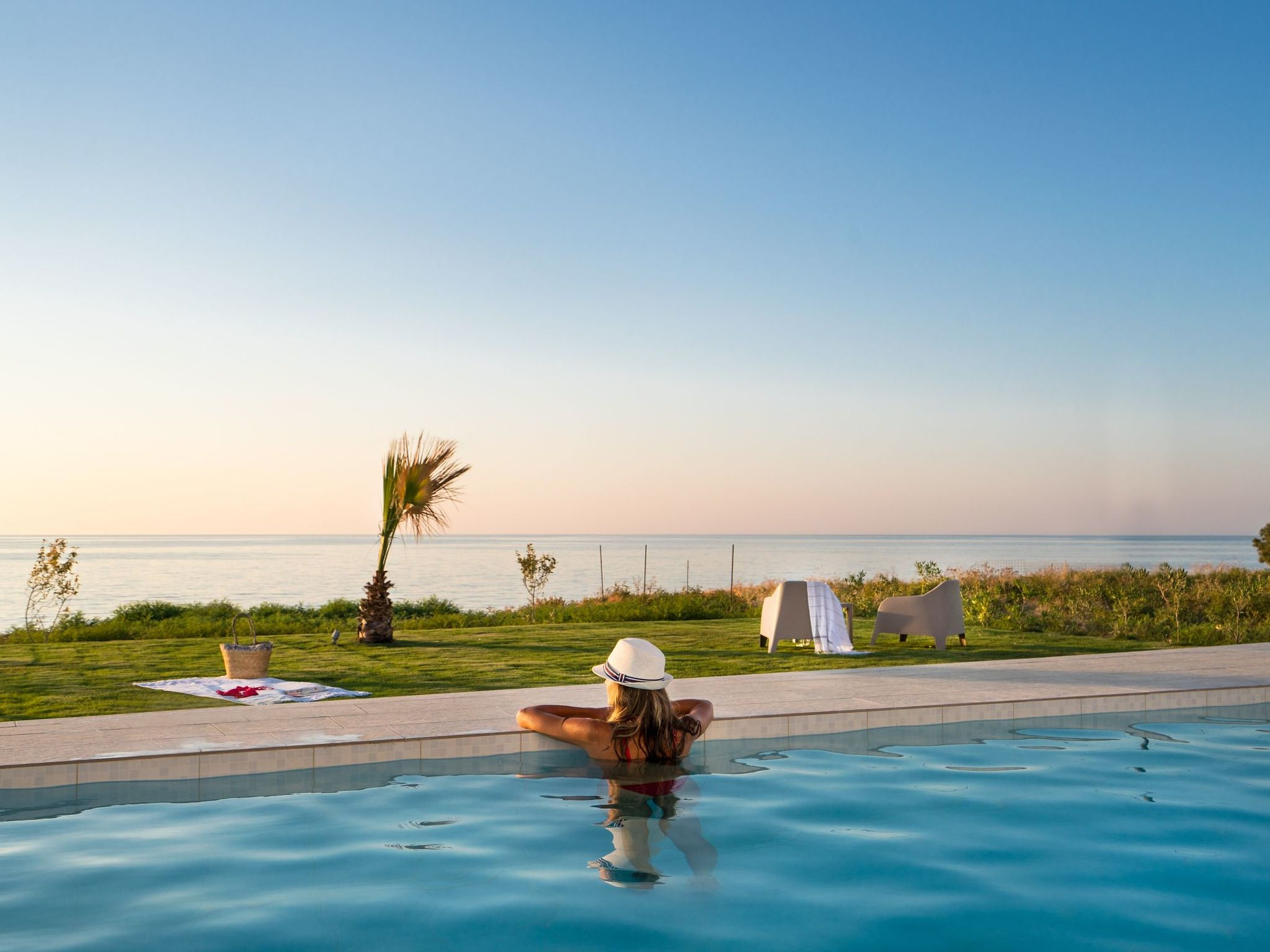 Villa am Strand mit Pool, Kinderbereich und BBQ