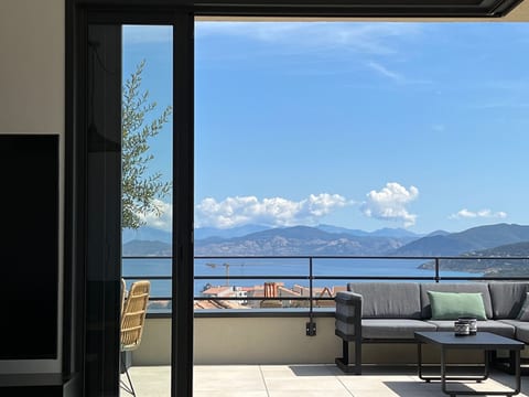 ISULA-RED_BEAUTIFUL_VIEW.