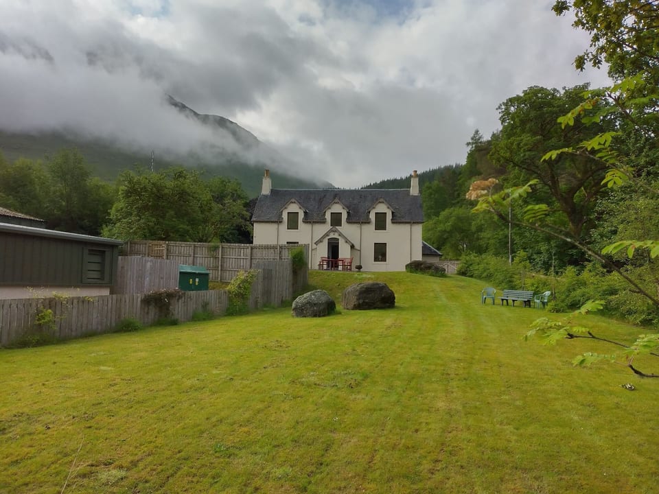 Benmore Farm House in Stirling mit Bergblick - Crianlarich