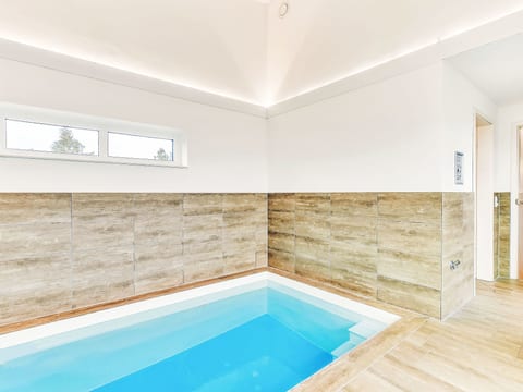 Pool Indoor