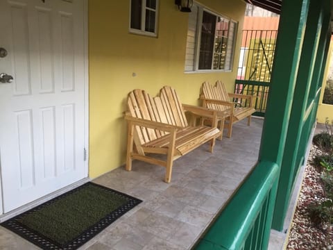 "Peaceful Escape" mit Terrasse
