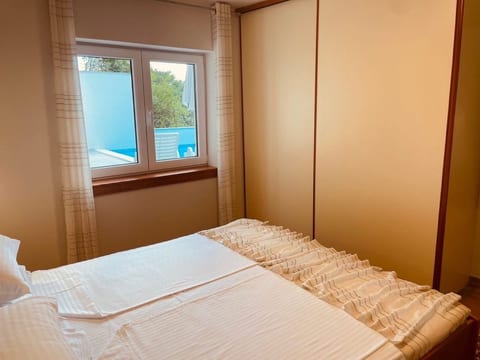 Casa Divani Apartment mit Pool für einen angeneh