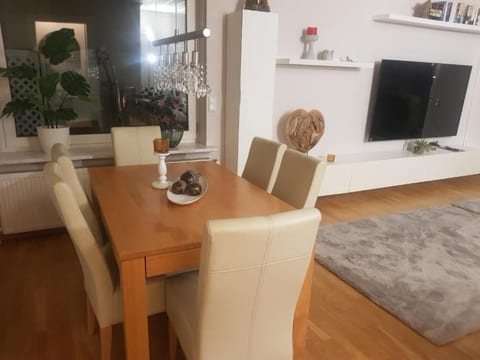 Private Ferienwohnung in Nordenham mit großem Garten