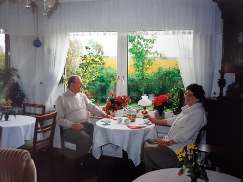 Gästezimmer mit Frühstück im Obergeschoss