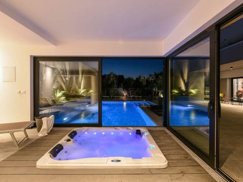 Villa "Omnia" mit Whirlpool