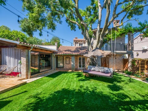 Rustic cozy house Pupy mit private pool und kino