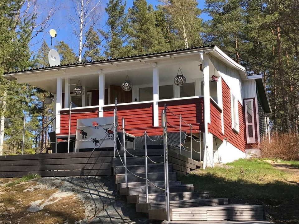 Charmantes Holzferienhaus mit Sauna - Hultsfred
