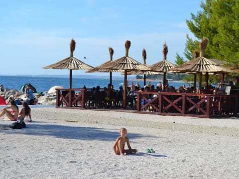 in Pula mit Grill, Terrasse und Garten