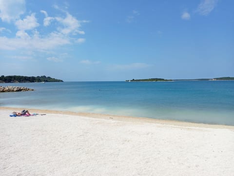Studio "Goga" mit Terrasse, 800 m vom Strand entfernt