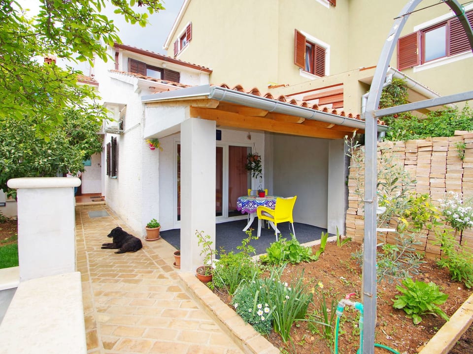 Studio Goga mit Terrasse, 800 m vom Strand entfernt - Banjole