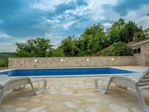 Wunderschön eingerichtete Villa mit Pool und Garten