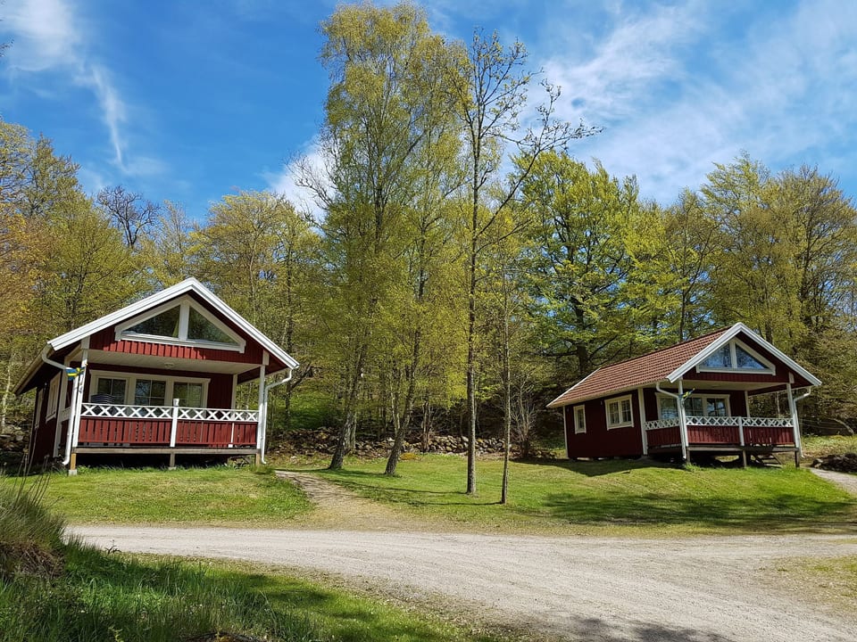 Holzhaus mit überdachter Terrasse - Bräkne-Hoby