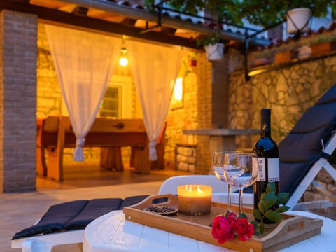 mit Garten, Terrasse und Grill