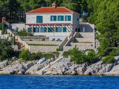 Ferienvilla "Osibova" mit Blick auf das Wasser