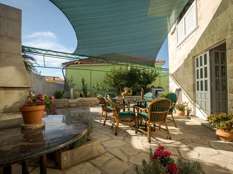 Gesamtes Ferienhaus in Sumartin mit Privatem Pool