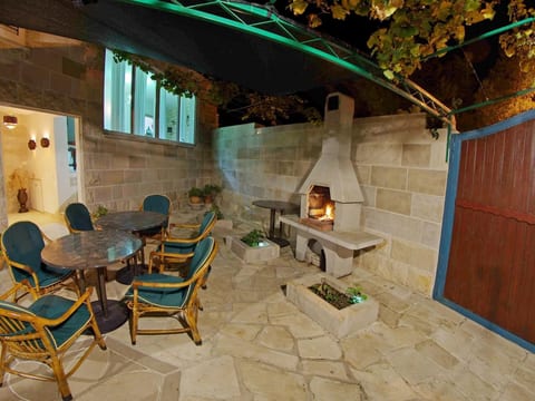 Gesamtes Ferienhaus in Sumartin mit Privatem Pool