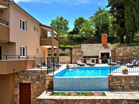 Villa Mosor mit beheiztem Salzwasserpool und Sauna
