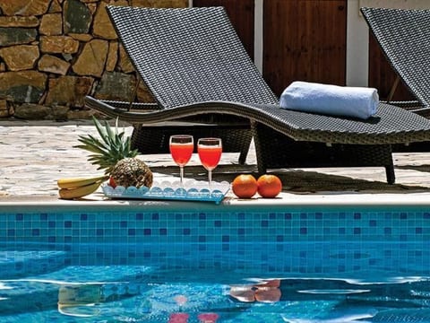 Villa Mosor mit beheiztem Salzwasserpool und Sauna