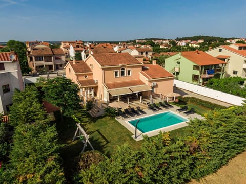 in Pula mit privatem Pool