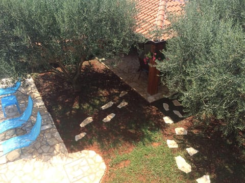 Appartement mit überdachter Terrasse mit Meerblick