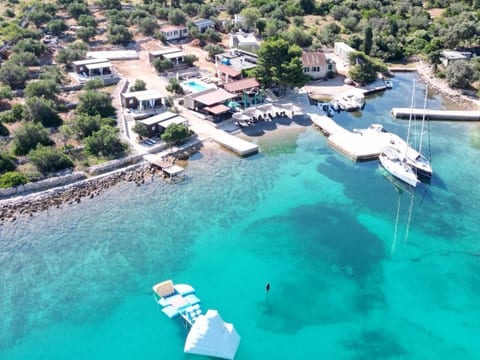 Strandhaus Lady - Ferienanlage Bain, Žut - Kornati