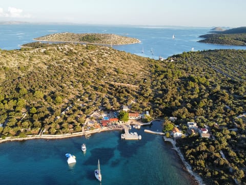 Strandhaus Lady - Ferienanlage Bain, Žut - Kornati