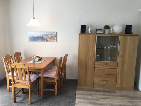 mit Südwestterrasse mit Stellplatz