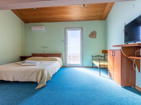 Appartement in Crikvenica mit Meerblick, Nähe Sandstrand