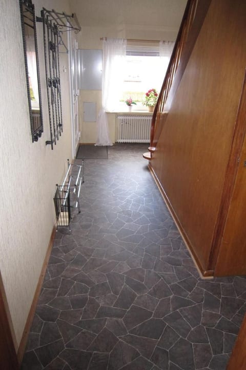in Nesse mit Garten, Terrasse und Grill