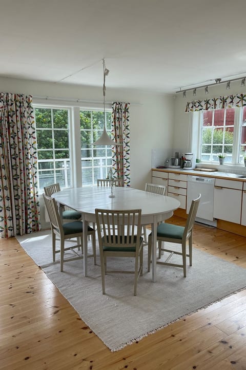 Schönes Ferienhaus auf einer kleinen Insel