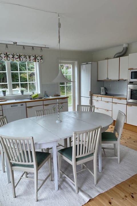 Schönes Ferienhaus auf einer kleinen Insel