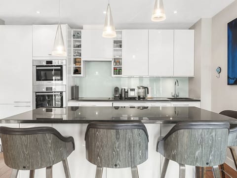 Moderne und stilvolle Wohnung mit eigenem Bad in der Nähe von Notting Hill und